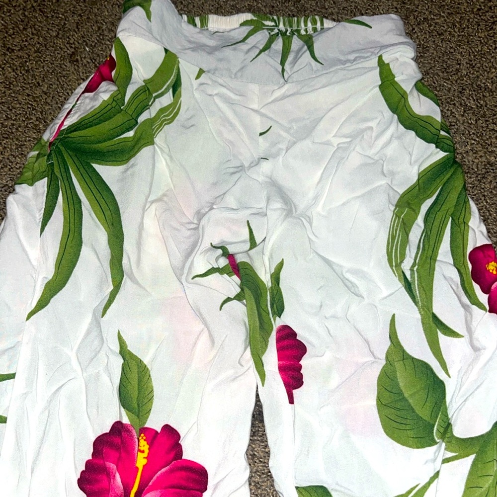 Hawaii pants with hibiscus flowers